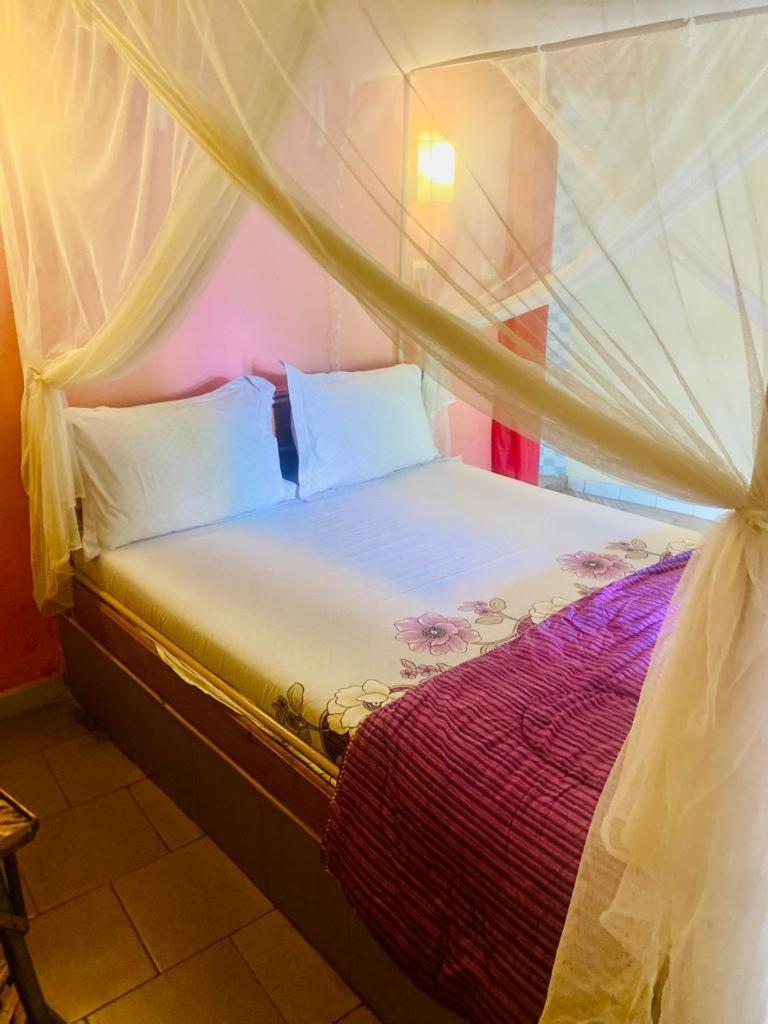 Hotel Toolbi Niaga Экстерьер фото